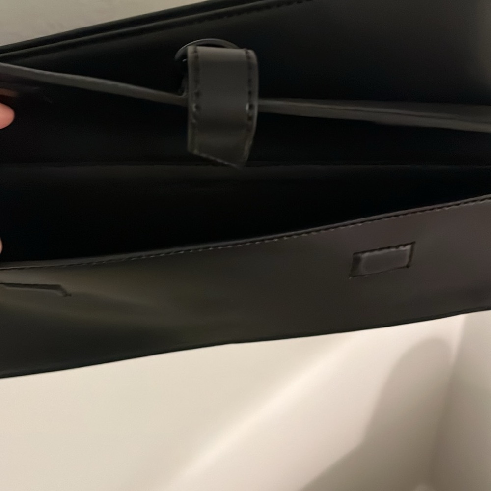 Charles & Keith Black Shoulder Bag - Picture 4 of 6